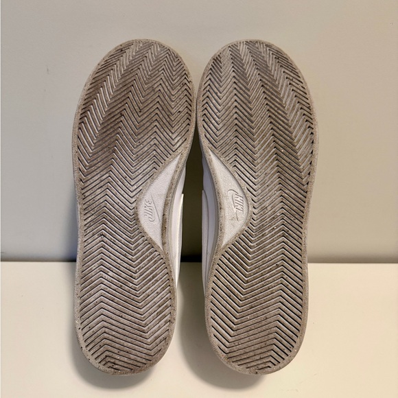 Nike Court Royale 2 Shoes - Picture 4 of 5